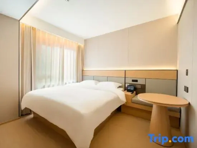 Standard Double room with city view