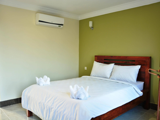 Neakru Guesthouse and Restaurant