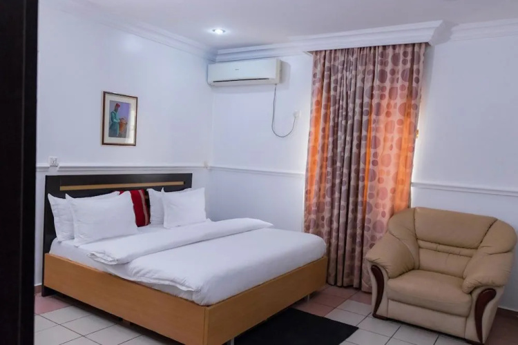 Bristlecone Suites & Apartment