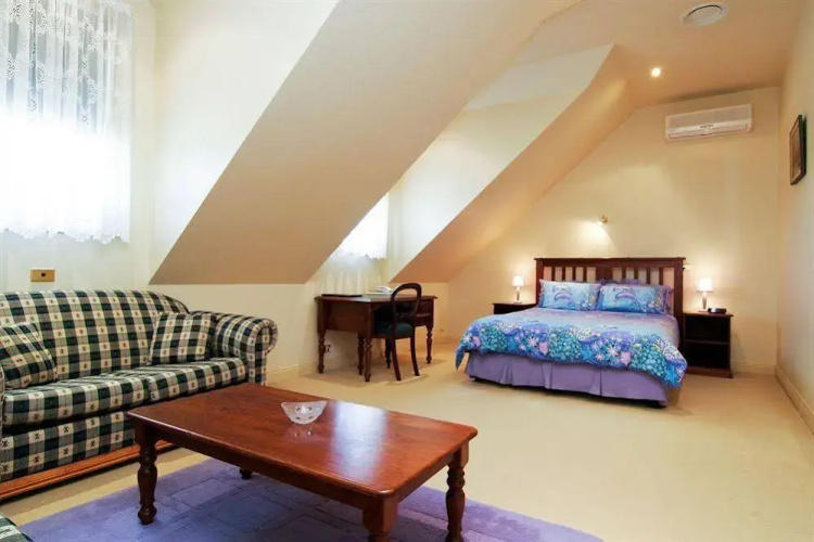 Melba Lodge