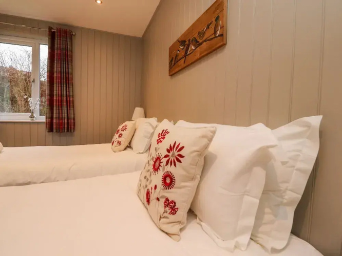 Holly Lodge