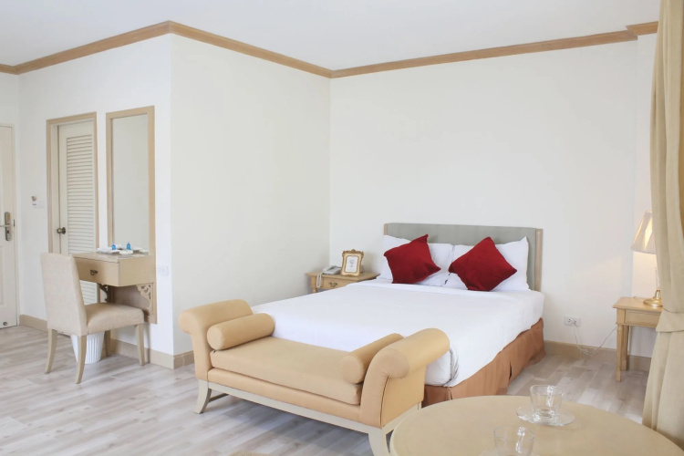 Romance Hotel Srinakarin