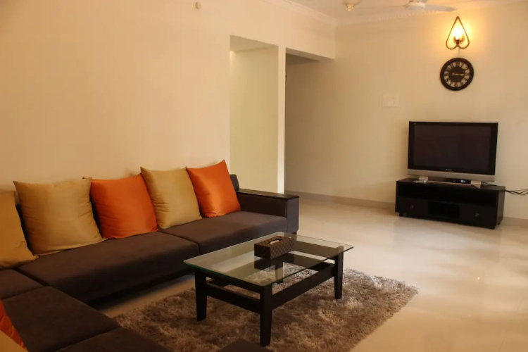 OYO 9364 Home Modern 2 BHK Pool View Candolim