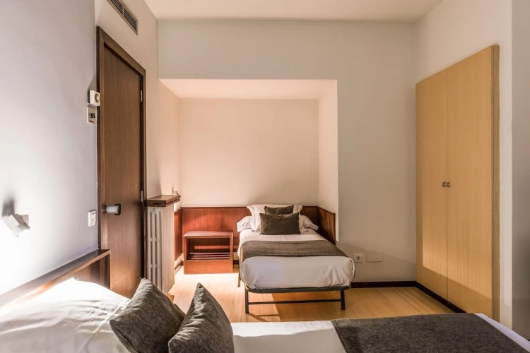 Standard Triple room with balcony