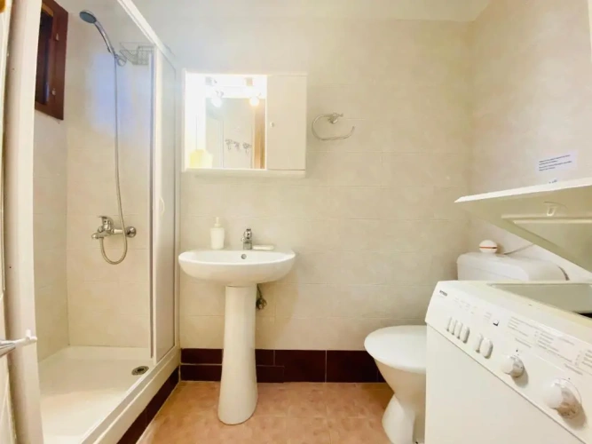 3 Bedrooms Cottage