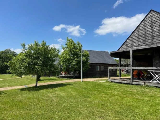 2 Bedrooms Chalet