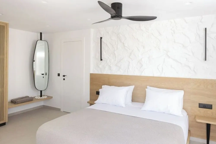 Suite with balcony