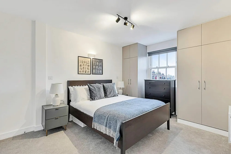 Chiswick Gem: 2 Bedroom Flat