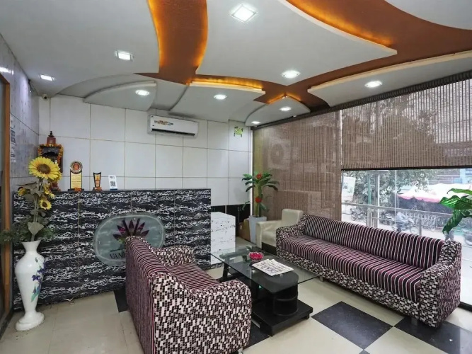 Hotel Vanaya Palace by OYO Rooms