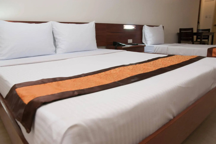 M Suites Hotel