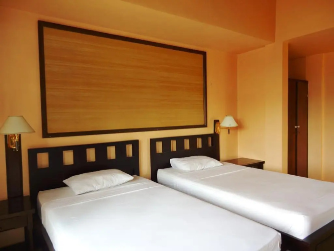 Wahyu Bungalow And Restaurant