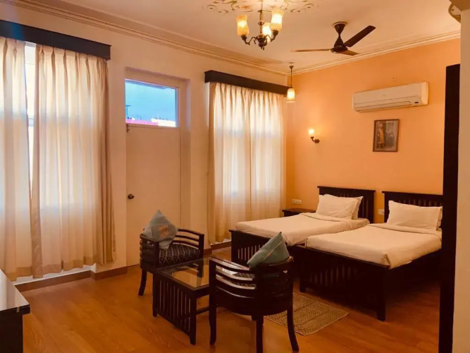 Hotel Glitz