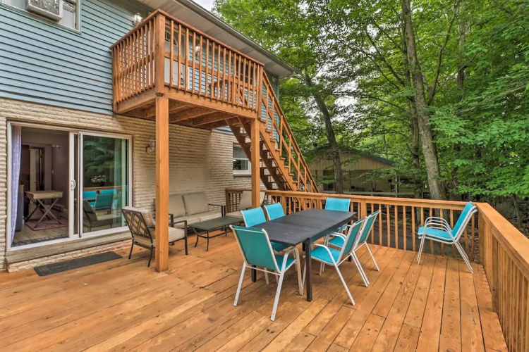 Spacious Tobyhanna Family Home: Pool/beach Access!