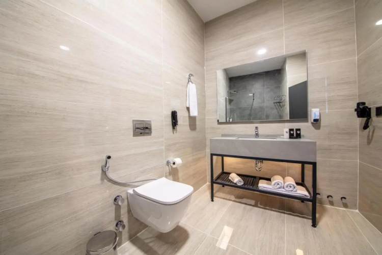 V Center Hotel