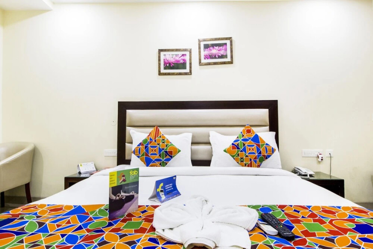 FabHotel MJ Inn