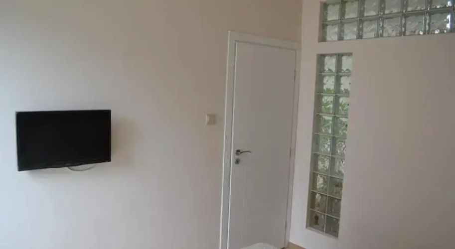 Peevi Apartments