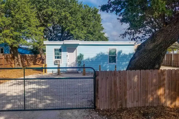 Fire Pit & Grill: Fishing Cottage in Aransas Pass!