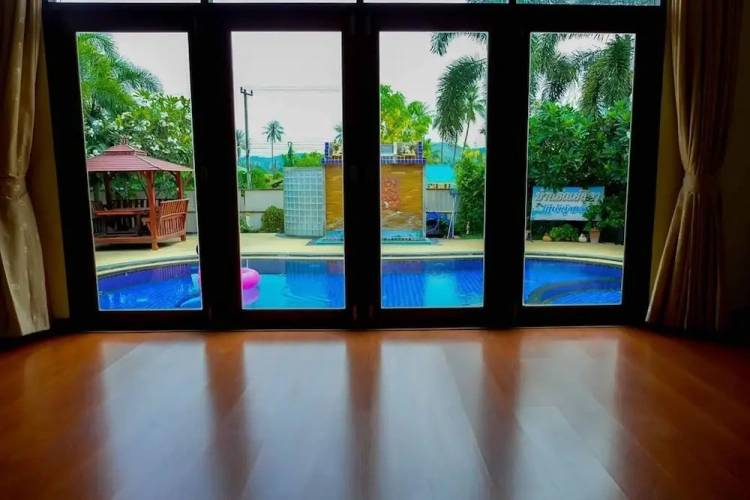 4 Bedrooms Standard room with balcony