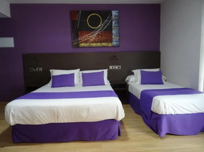 Standard Triple room