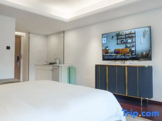 Standard Double room with lake view