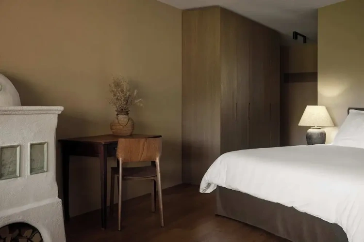 Deluxe room with mountain view