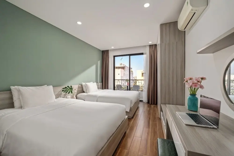 1 Bedroom Family Apartment with balcony and with city view