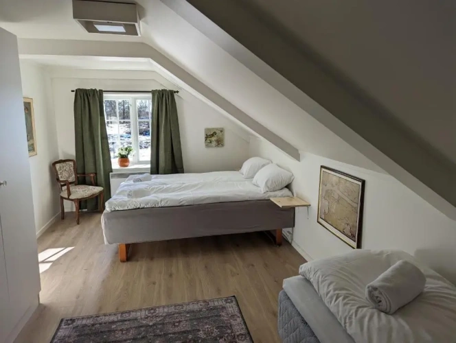 Standard Triple room