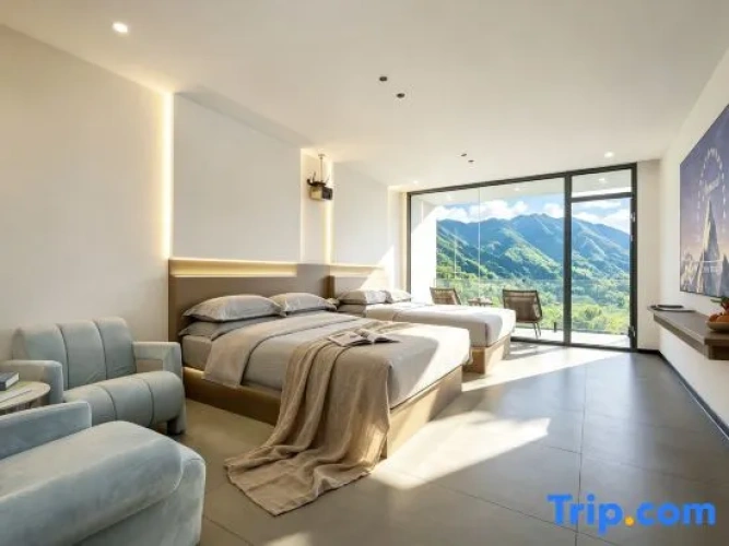 Standard Twin room with balcony