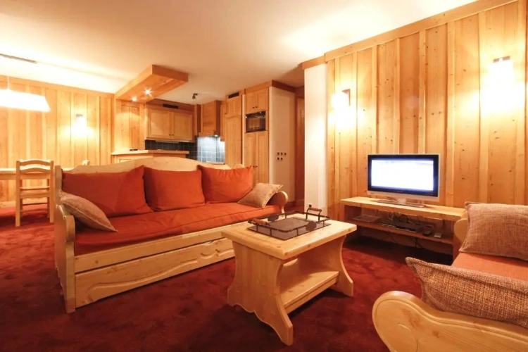3 Bedrooms Apartment