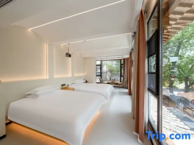 Deluxe Double room with lake view