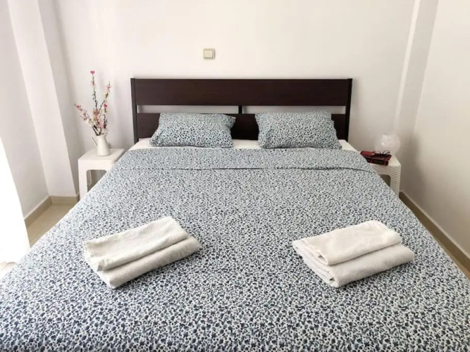 Fully equipped 2-bedroom flat unique view all year