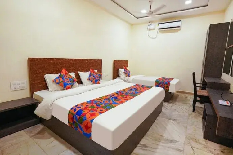 Fabexpress Yash Comfort Inn