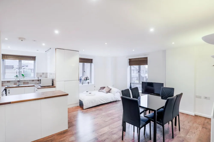 New Cross Apartment by Emerald