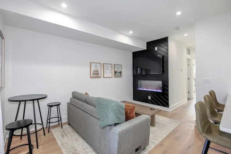 Capitol Hill Suites- Unit 7