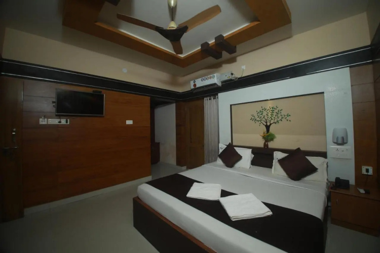 Black Beach Resort
