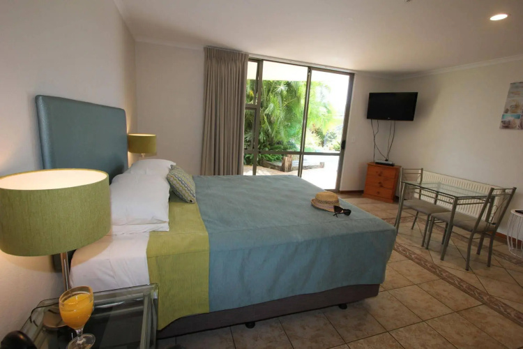 Breakers Motel Whangamata
