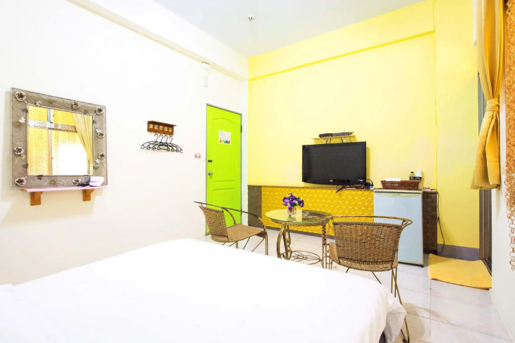 16 Alley Hostel