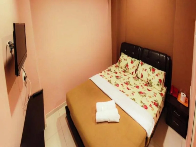 Funky Crib Hotel