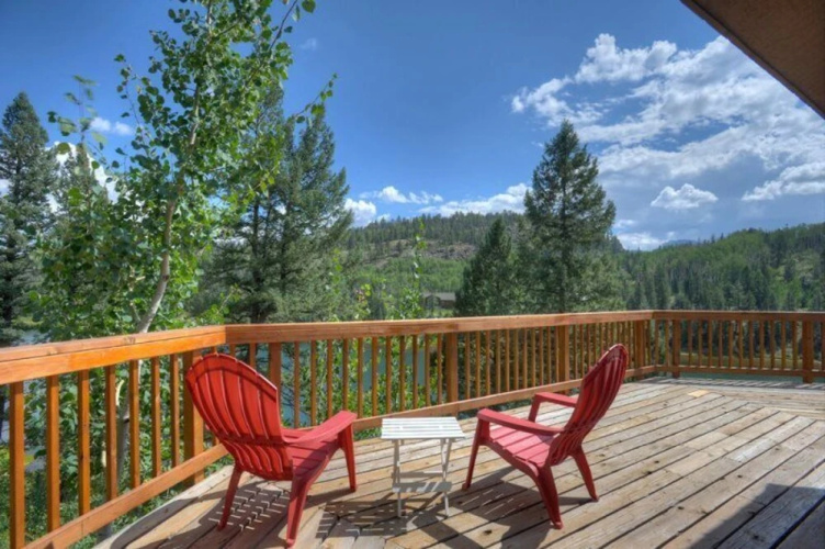 Lake View House