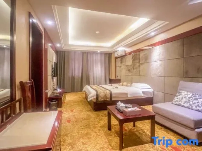 Deluxe Family Suite
