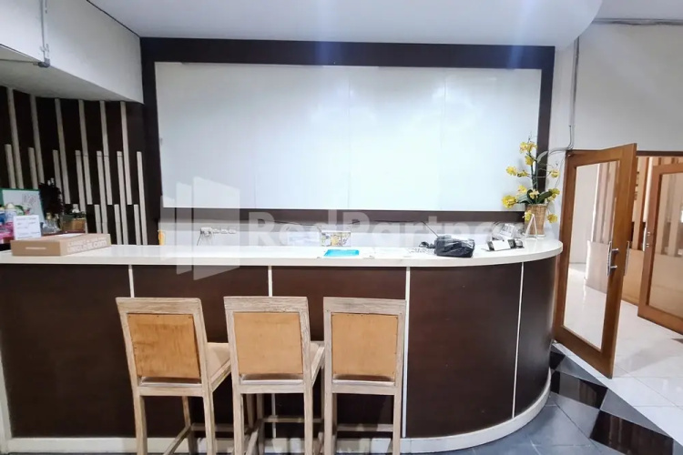 Nirvana Inn seturan Mitra RedDoorz