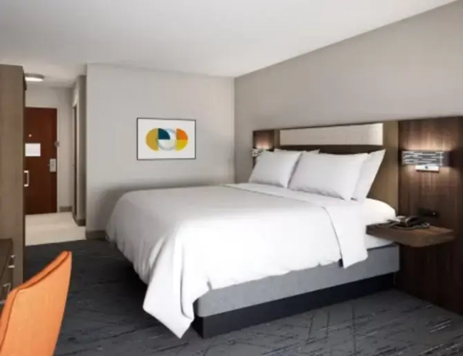 Suite with water view