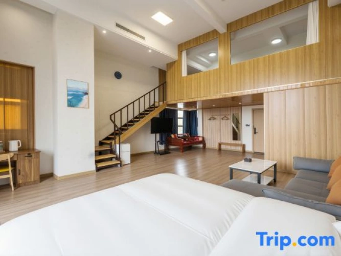 Deluxe Family Suite with garden view
