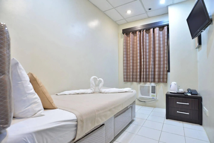 Amax Inn Makati II