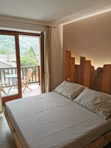 Deluxe Apartment with balcony