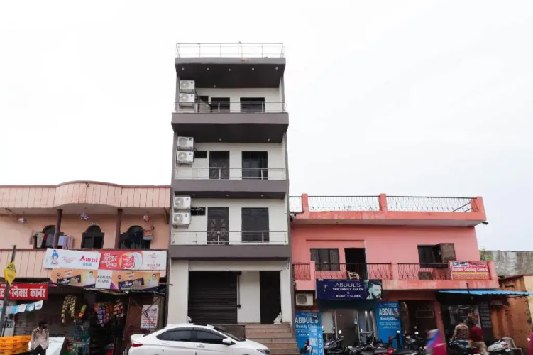 Falconn Infra Tower by OYO Rooms