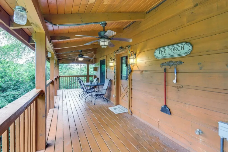 Sevierville Cabin w/ Wraparound Deck + Lake Access