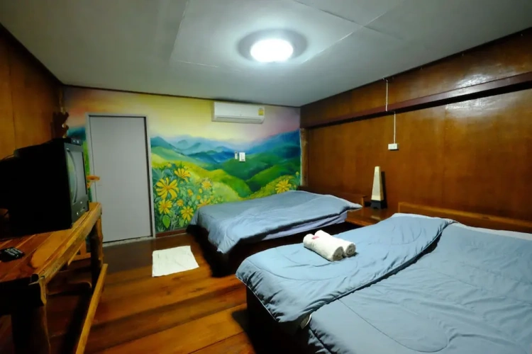Standard Twin room with balcony