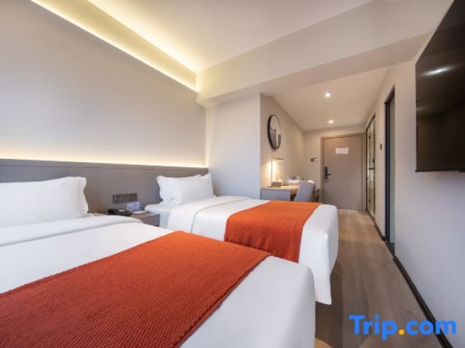 Deluxe Twin room with garden view