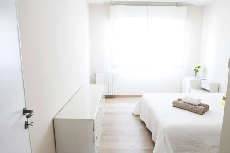 Alessia's Flat - Bright and Spacious